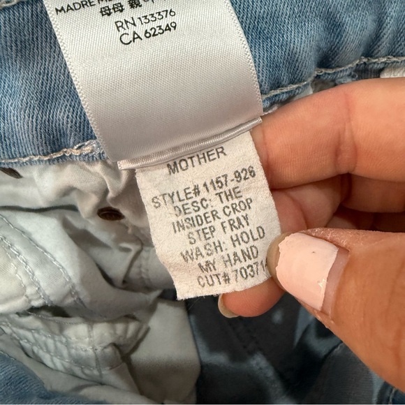 Mother Jeans The Insider Crop Step Fray in Hold My Hand - Picture 5 of 7